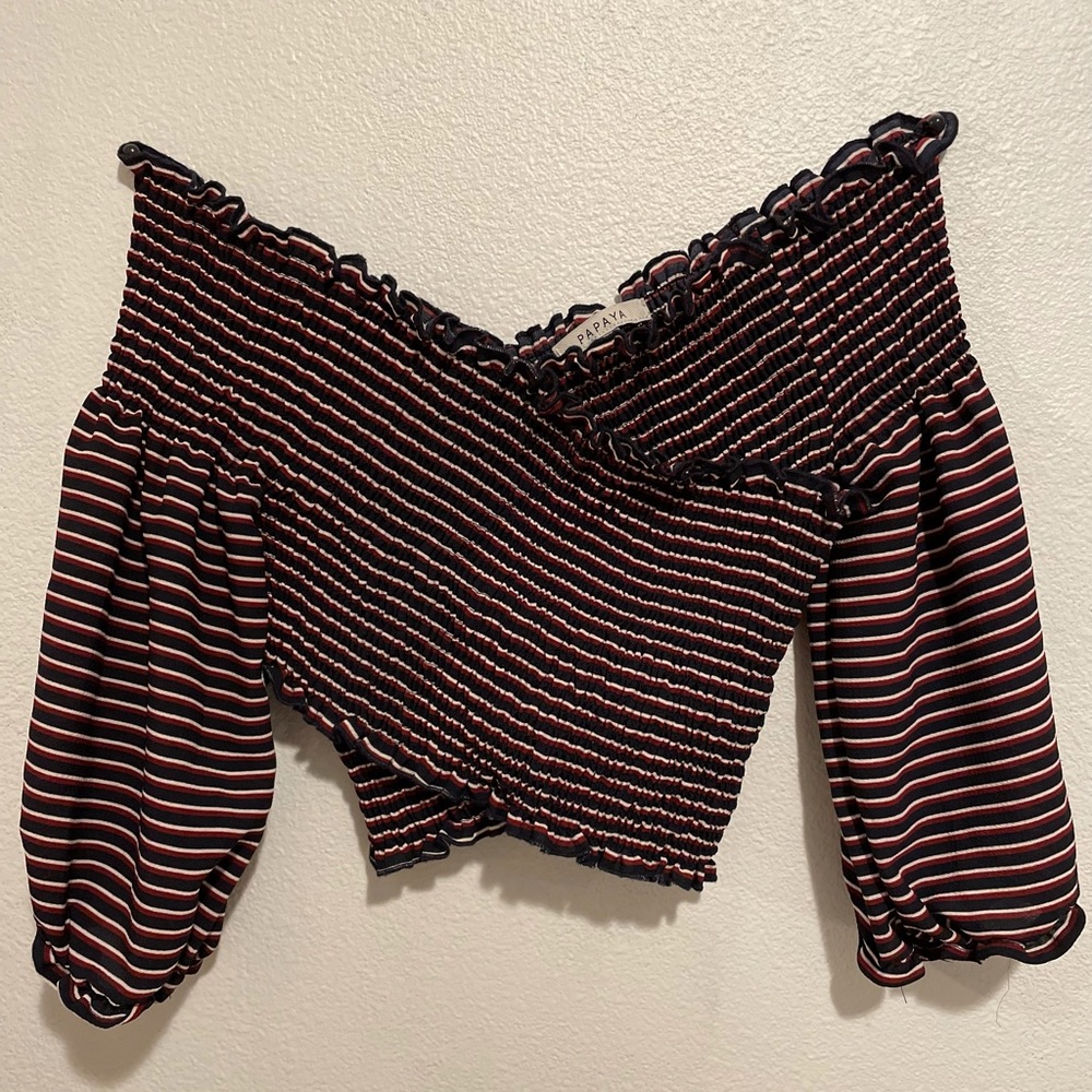 Cropped off the shoulder Papaya top ♥️💙🤍